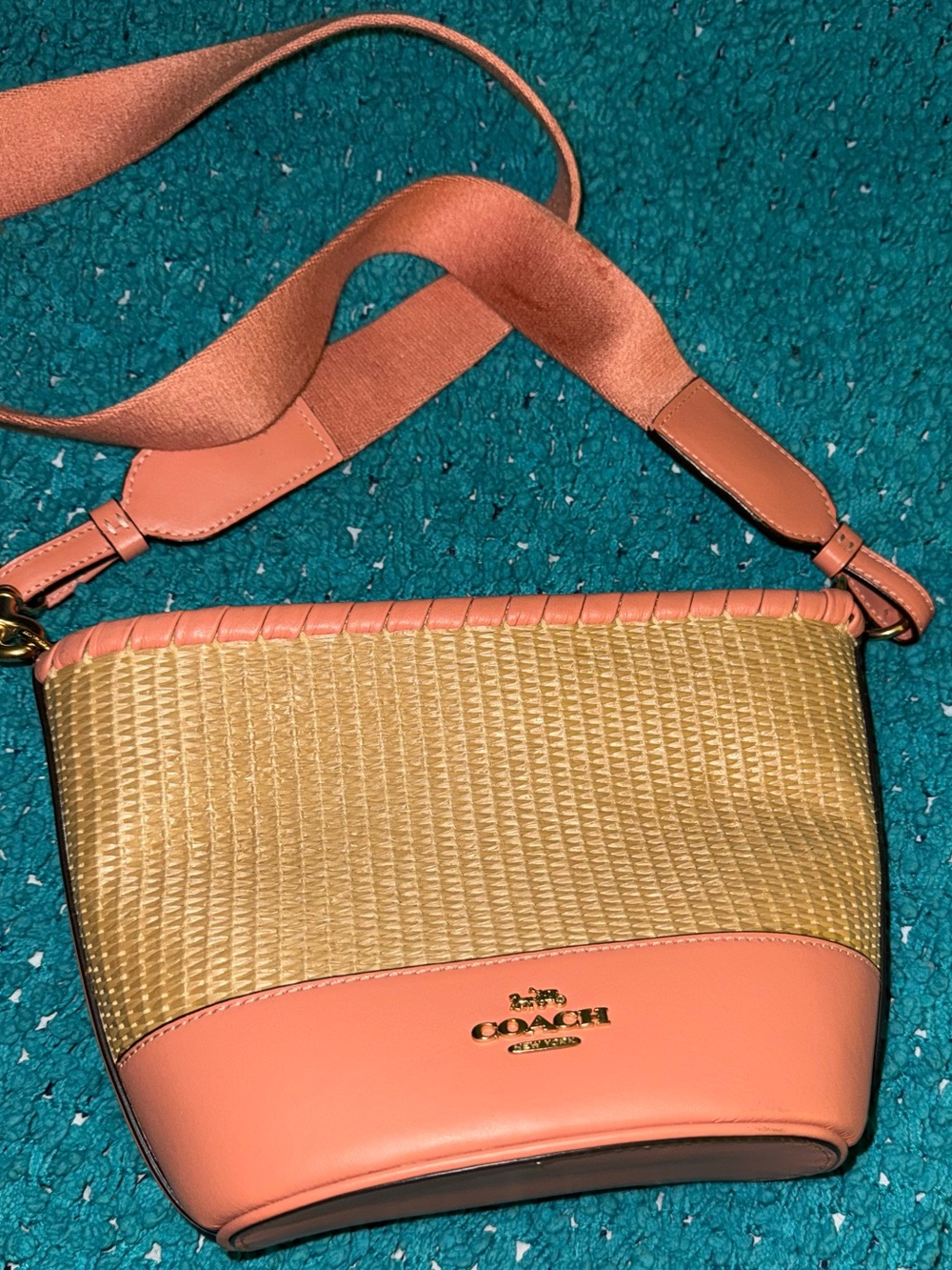 Coach woven straw bucket bag light coral leather - Picture 3 of 11